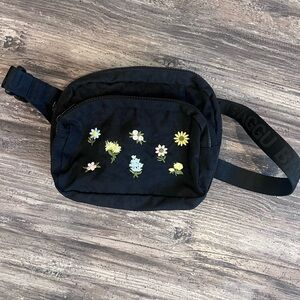 Baggu Ditsy Floral Embroidered Fanny Pack